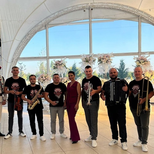 Muzicieni în Moldova Program de muzică şi voie bună!